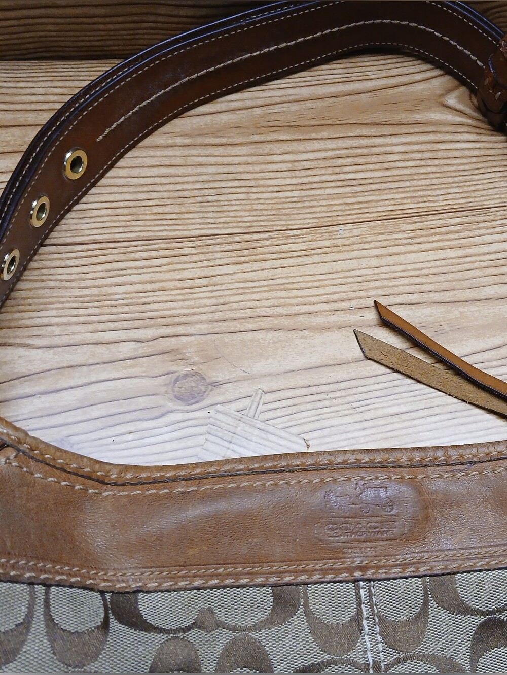 Vintage Coach Legacy Signature Canvas Shoulder Bag in Brown and Tan - Picture 3 of 12